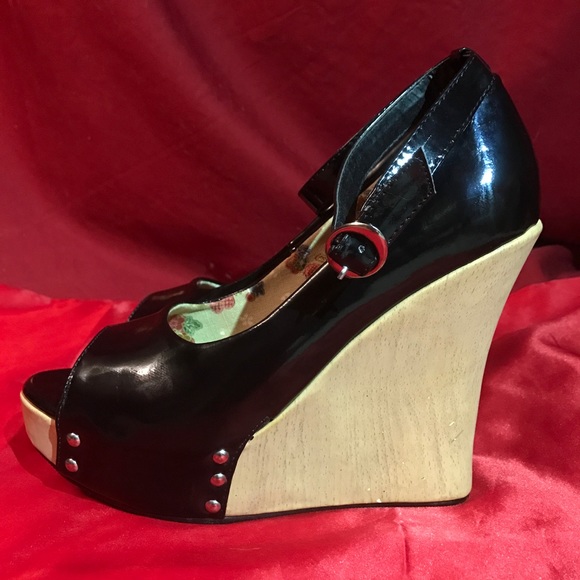 Penthouse Patent Open-Toe Wedge Heel Size 9 - Picture 8 of 8